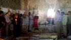 Η λειτουργεία των Αγίων Πατέρων στο νησάκι του Αγίου Νικολάου