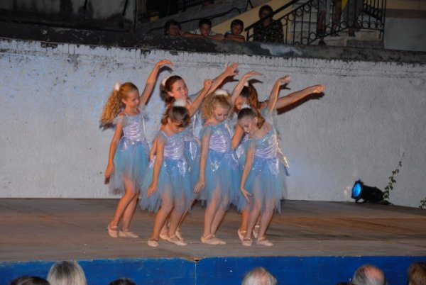 Μπαλέτο σε παράσταση καλοκαιρινή